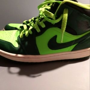 Nike high tops Size 11. Neon Green
